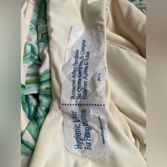 Gianni Bini Green Off-The-Shoulder One Piece Ruffle Swimsuit Size XS - Picture 7 of 7